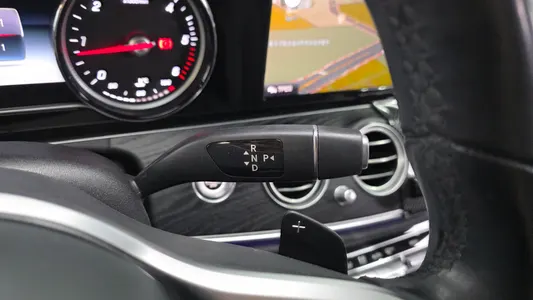 Mercedes-Benz E-Class W213 E220d 2019 9