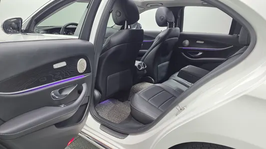 Mercedes-Benz E-Class W213 E220d 2019 11