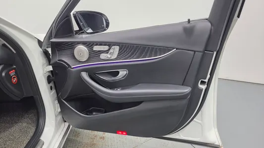 Mercedes-Benz E-Class W213 E220d 2019 24