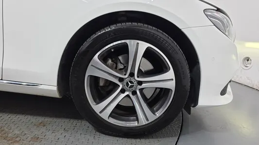 Mercedes-Benz E-Class W213 E220d 2019 21