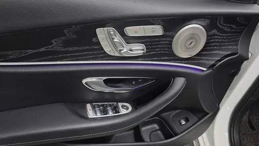 Mercedes-Benz E-Class W213 E220d 2019 27