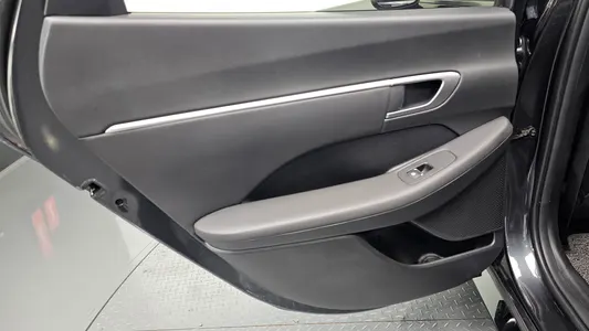 Hyundai (DN8) 2023 25