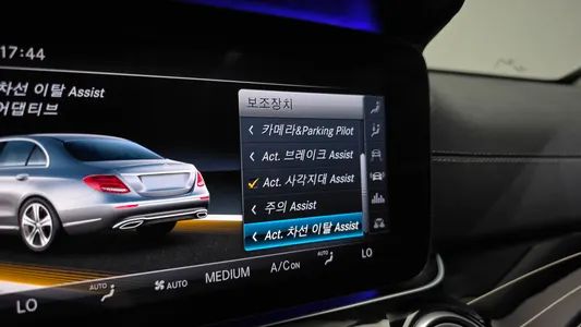 Mercedes-Benz E-Class W213 E400 4MATIC 2017 27