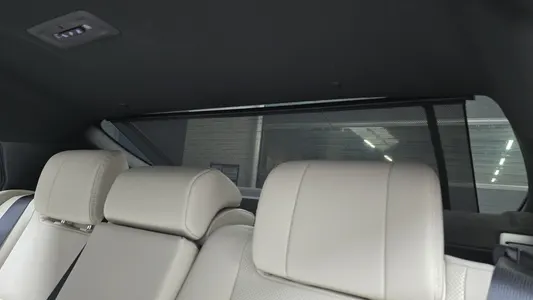 Toyota (XV80) 2.5 XLE 2026 30