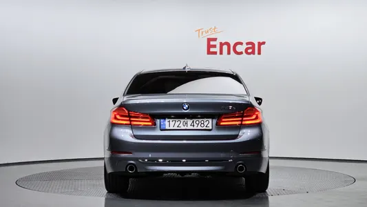 BMW 5 Series (G30) 520d 2018 4