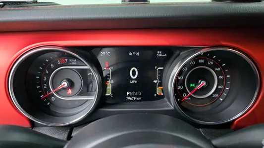Jeep (JL) 2.0 4 2019 8