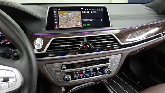 BMW 7 Series (G11) 750Li xDrive 2019 14