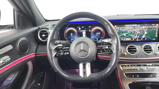 Mercedes-Benz E-Class W213 E220d 4MATIC AMG Line 2020 13