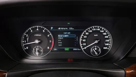 Genesis EQ900 5.0 GDI AWD 2016 8