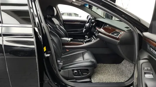 Genesis EQ900 5.0 GDI AWD 2016 11