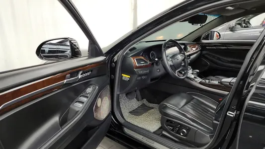 Genesis EQ900 5.0 GDI AWD 2016 10