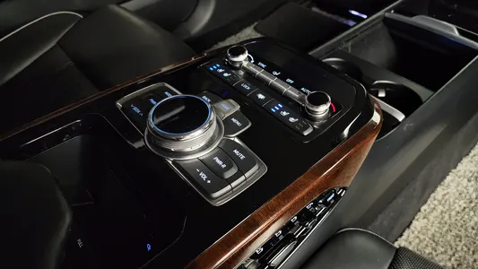 Genesis EQ900 5.0 GDI AWD 2016 19