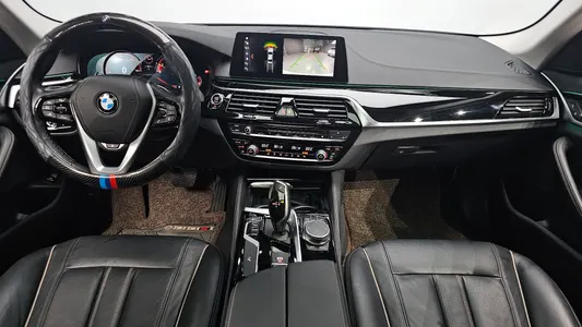 BMW 5 Series (G30) 520i 2018 7