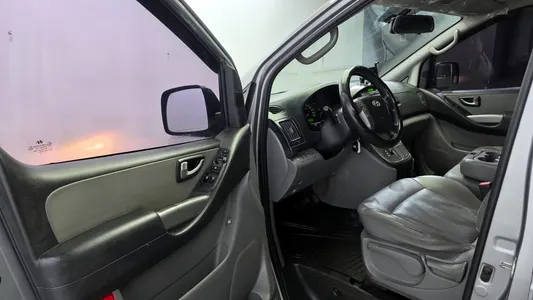 Hyundai Grand Starex 12 2013 11