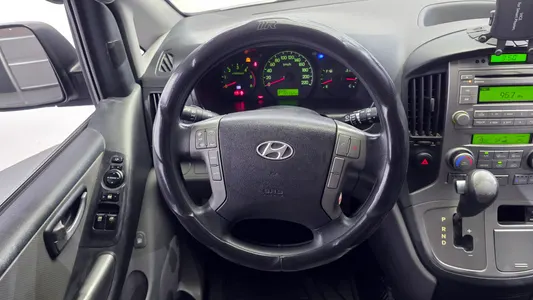 Hyundai Grand Starex 12 2013 14