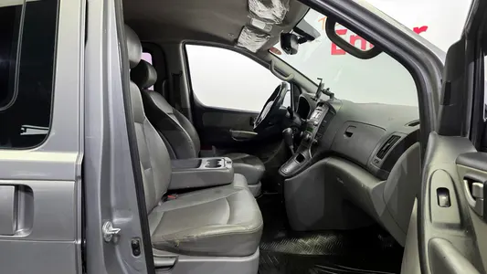 Hyundai Grand Starex 12 2013 10