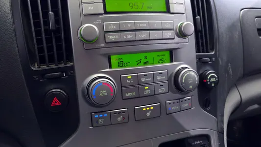 Hyundai Grand Starex 12 2013 16