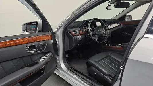 Mercedes-Benz E-Class W212 E300 2012 10