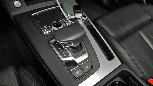 Audi Q5 (FY) 40 TDI 2020 9