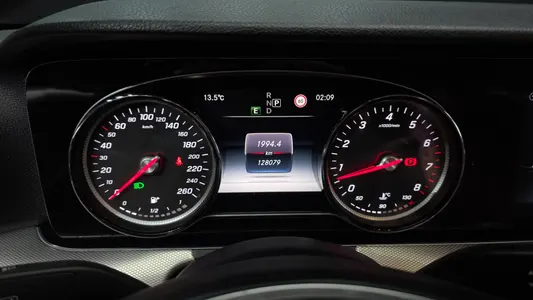 Mercedes-Benz E-Class W213 E200 2017 8