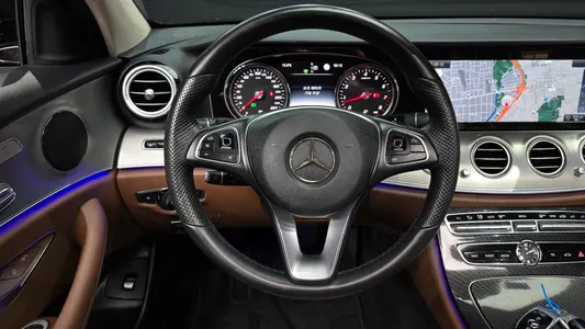 Mercedes-Benz E-Class W213 E200 2017 13