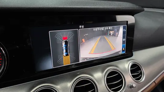 Mercedes-Benz E-Class W213 E200 2017 14