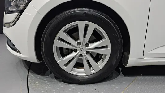 Renault Korea SM6 2.0 LPe SE () 2018 5