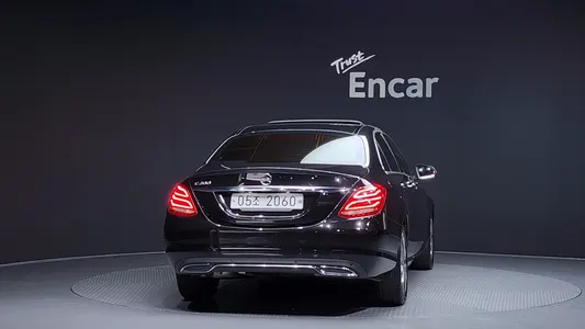 Mercedes-Benz C-Class W205 C200 2017 4