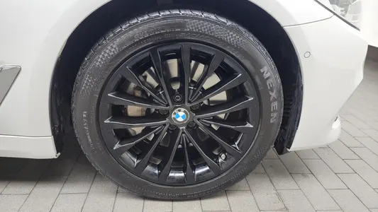 BMW 5 Series (G30) 530i xDrive 2018 5