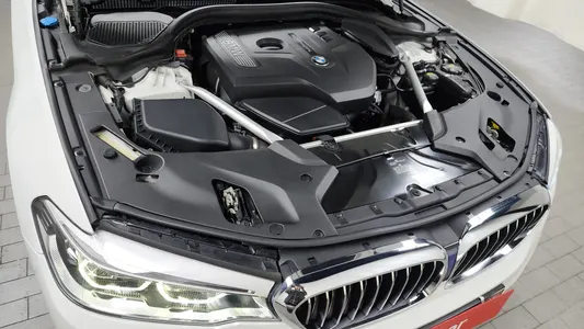 BMW 5 Series (G30) 530i xDrive 2018 6