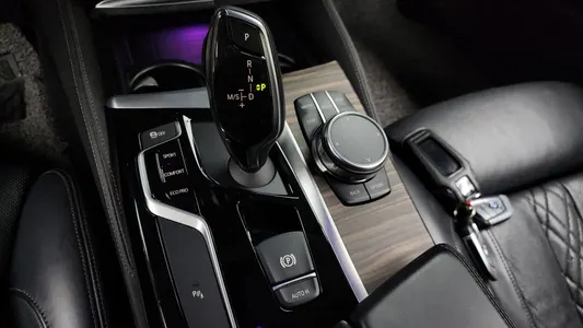 BMW 5 Series (G30) 530i xDrive 2018 9