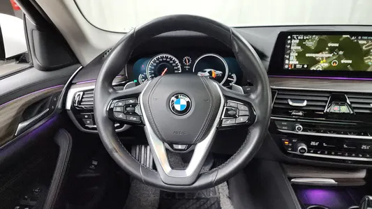 BMW 5 Series (G30) 530i xDrive 2018 13
