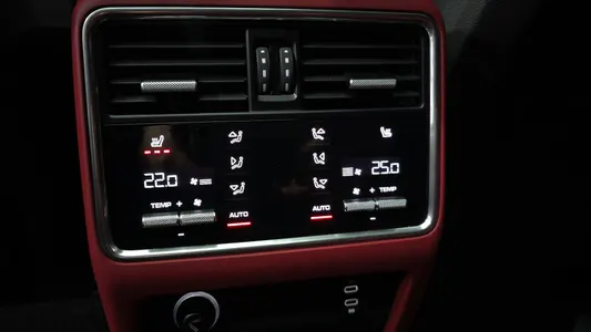 Porsche (PO536) 3.0 2022 17