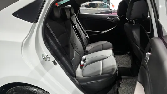 Hyundai () 1.6 VGT 2015 12
