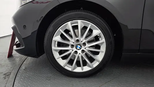 BMW 1 Series (F40) 118d 2020 5