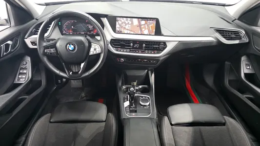 BMW 1 Series (F40) 118d 2020 7