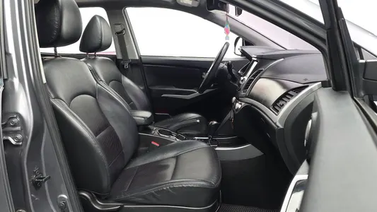 KG Mobility C 2.0 CVT 2WD 2014 11