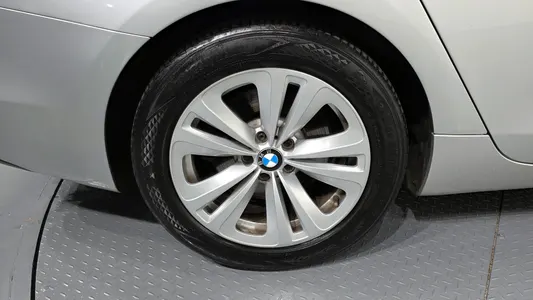 BMW 5 Series GT (F07) GT 2011 5