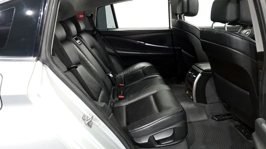 BMW 5 Series GT (F07) GT 2011 12