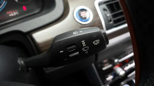 BMW 5 Series GT (F07) GT 2011 17