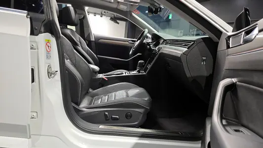 Volkswagen 아테온 2.0 TDI 2019 11