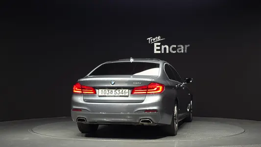 BMW 5 Series (G30) 520i M 2020 4