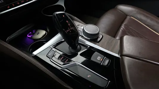 BMW 5 Series (G30) 520i M 2020 9