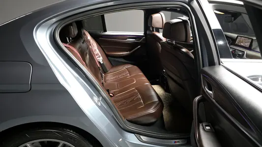 BMW 5 Series (G30) 520i M 2020 12