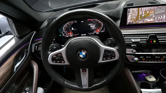 BMW 5 Series (G30) 520i M 2020 13