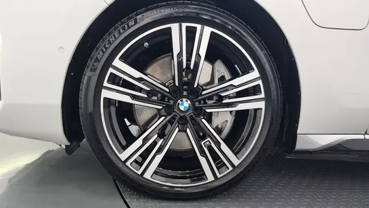BMW 7 Series (G70) 750e xDrive M 2023 5