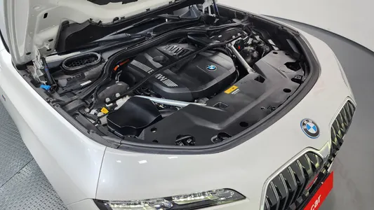 BMW 7 Series (G70) 750e xDrive M 2023 6
