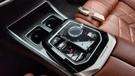 BMW 7 Series (G70) 750e xDrive M 2023 9