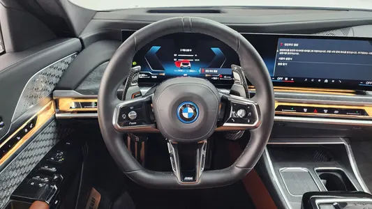 BMW 7 Series (G70) 750e xDrive M 2023 13