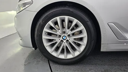 BMW 5 Series (G30) 530i 2020 5